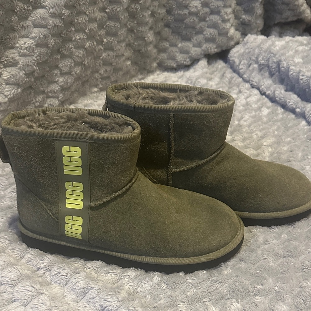 UGG Khaki Suede Boots with Plush Lining